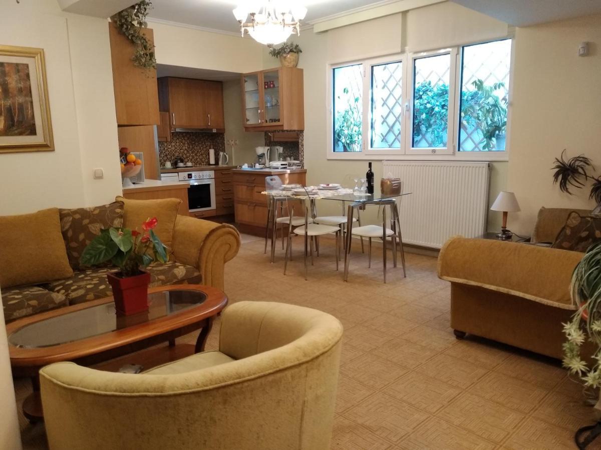 Wonderful Playroom Apartment Афины Экстерьер фото